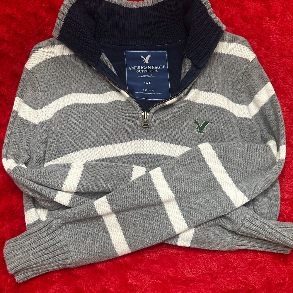 American Eagle men’s sweater